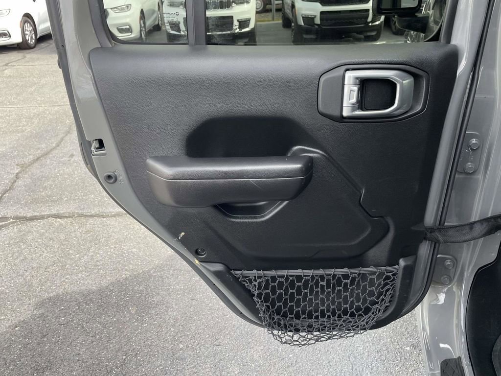 Used 2021 Jeep Gladiator Sport image 20