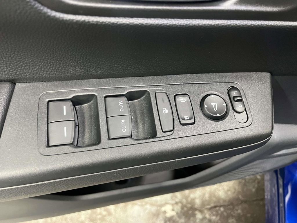 Used 2025 Honda CR-V Sport image 17