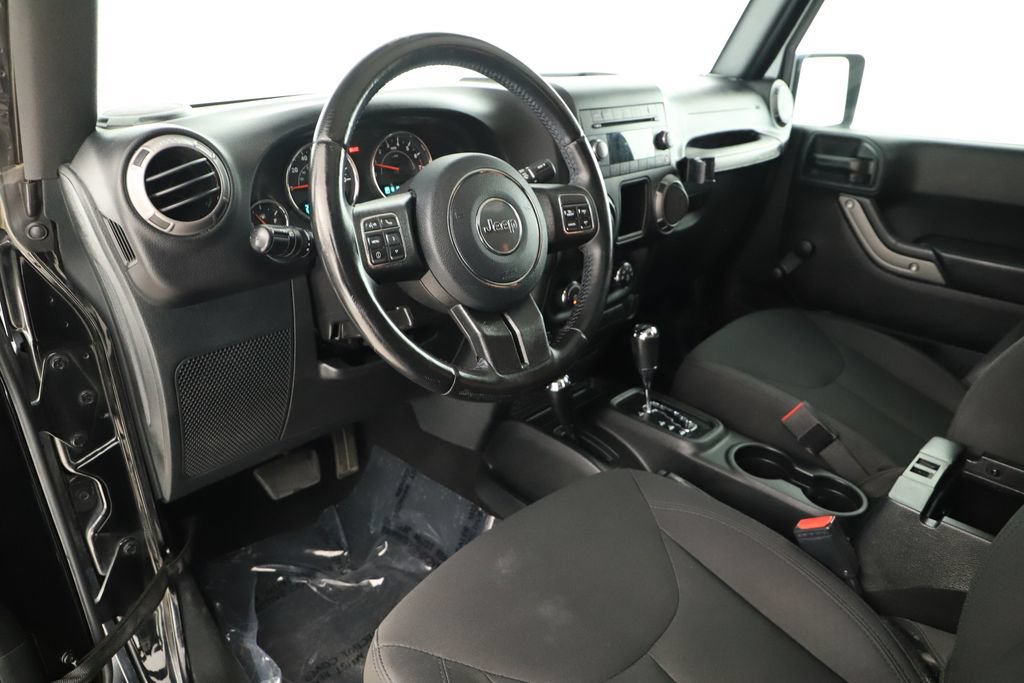 Used 2018 Jeep Wrangler Unlimited Sport w/ Connectivity Group AWD/4WD image 15