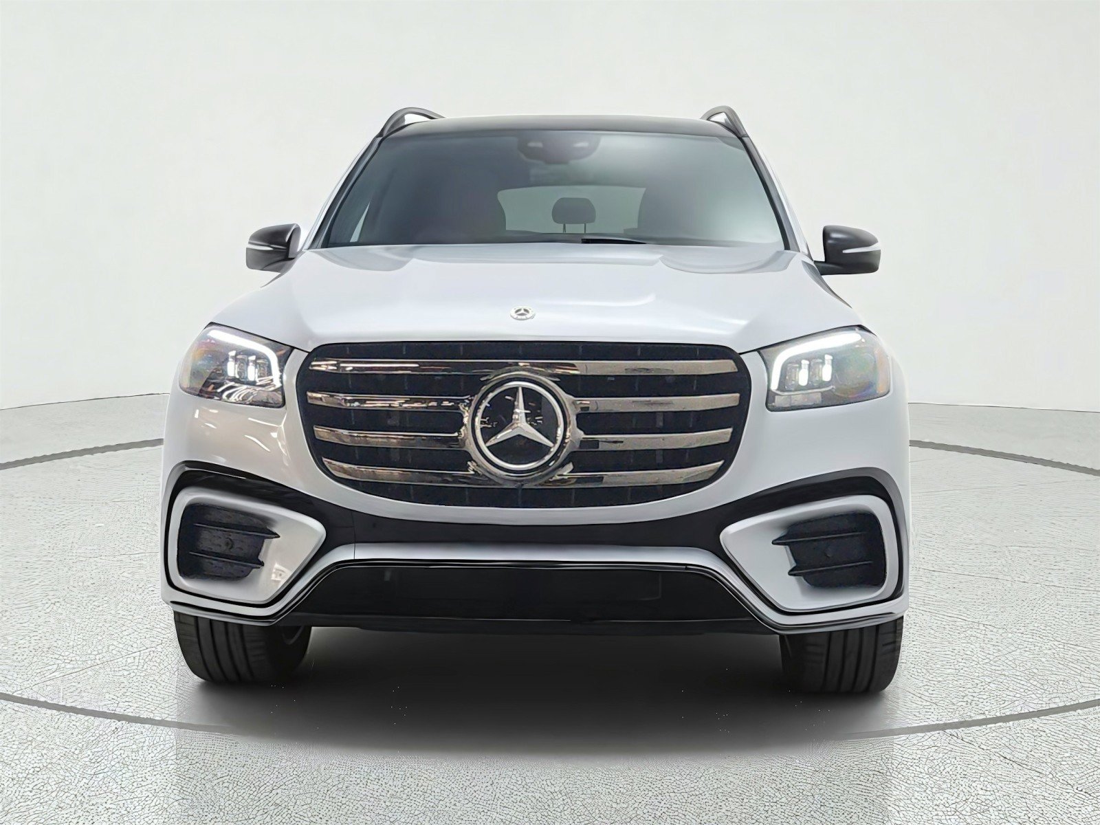 Used 2025 Mercedes-Benz GLS 450 4MATIC w/ AMG Line Exterior image 2