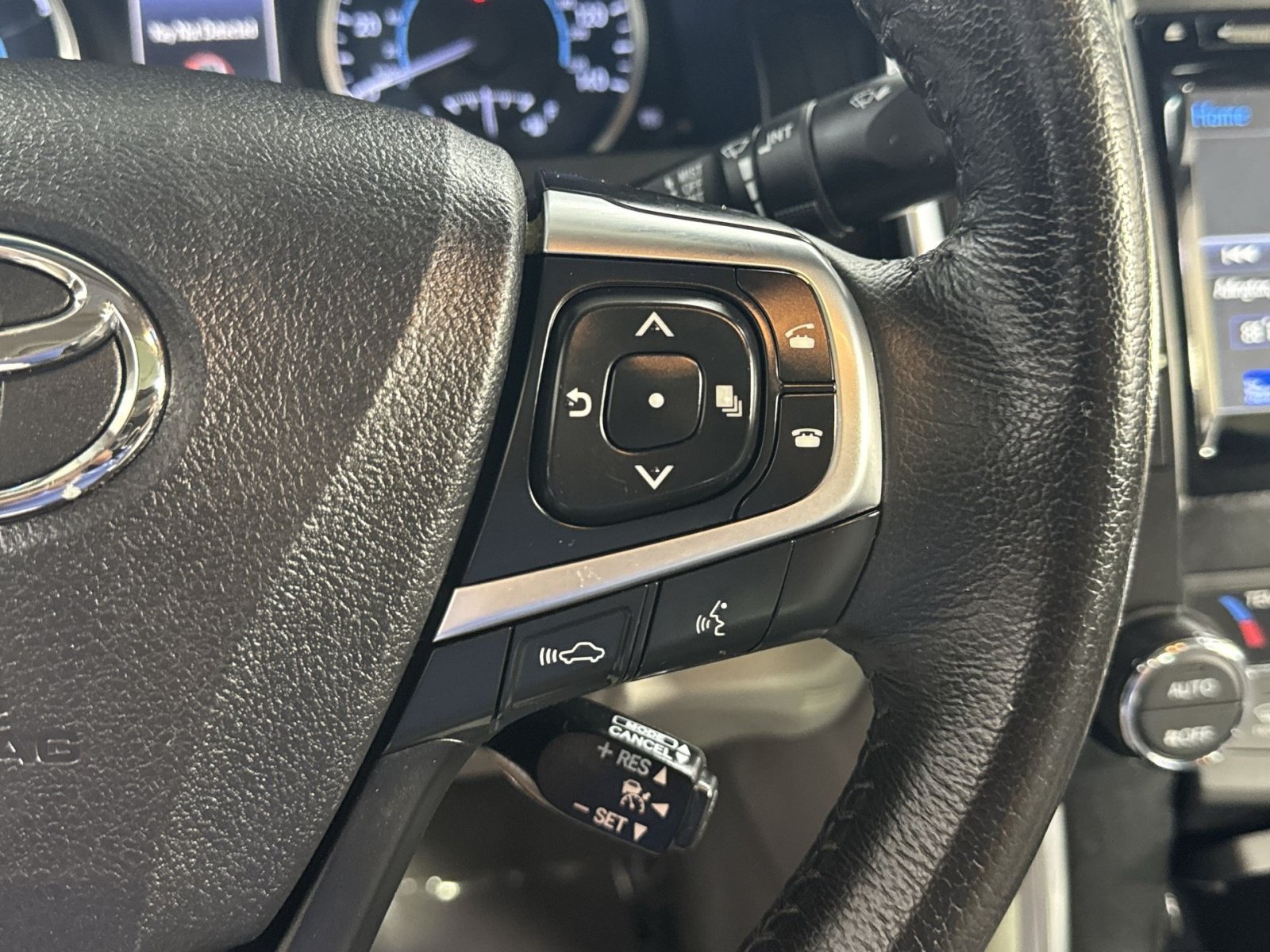 Used 2015 Toyota Camry XLE w/ Moonroof Package FWD image 44