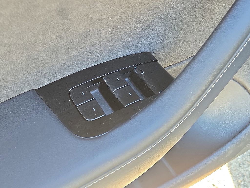 Used 2020 Tesla Model 3 Performance image 22