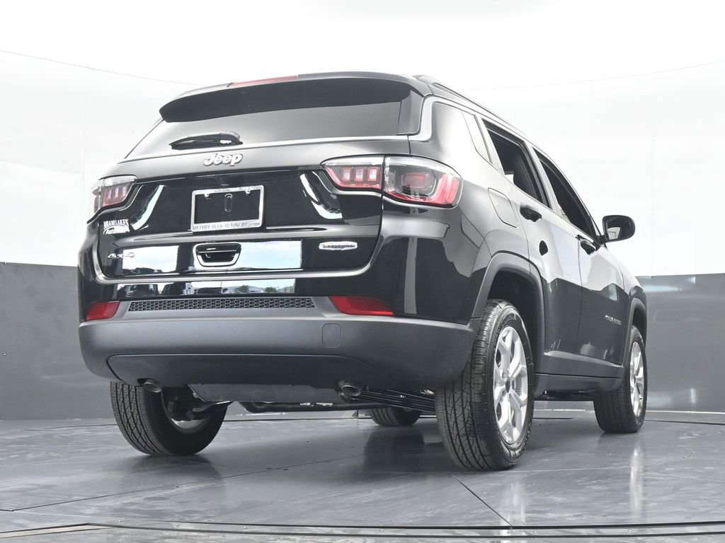 Used 2026 Jeep Compass Latitude AWD/4WD image 53