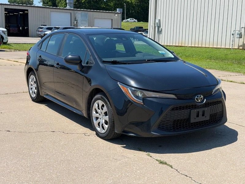 Used 2022 Toyota Corolla LE FWD image 1