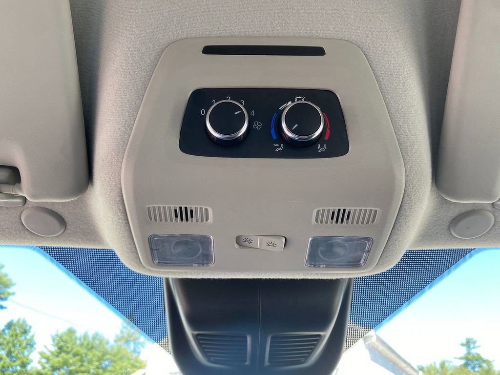 Used 2023 Ford Transit 350 XLT image 22