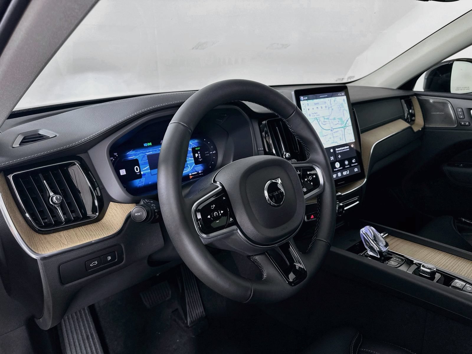 New 2026 Volvo XC60 T8 Ultra w/ Protection Package Premier AWD/4WD image 32