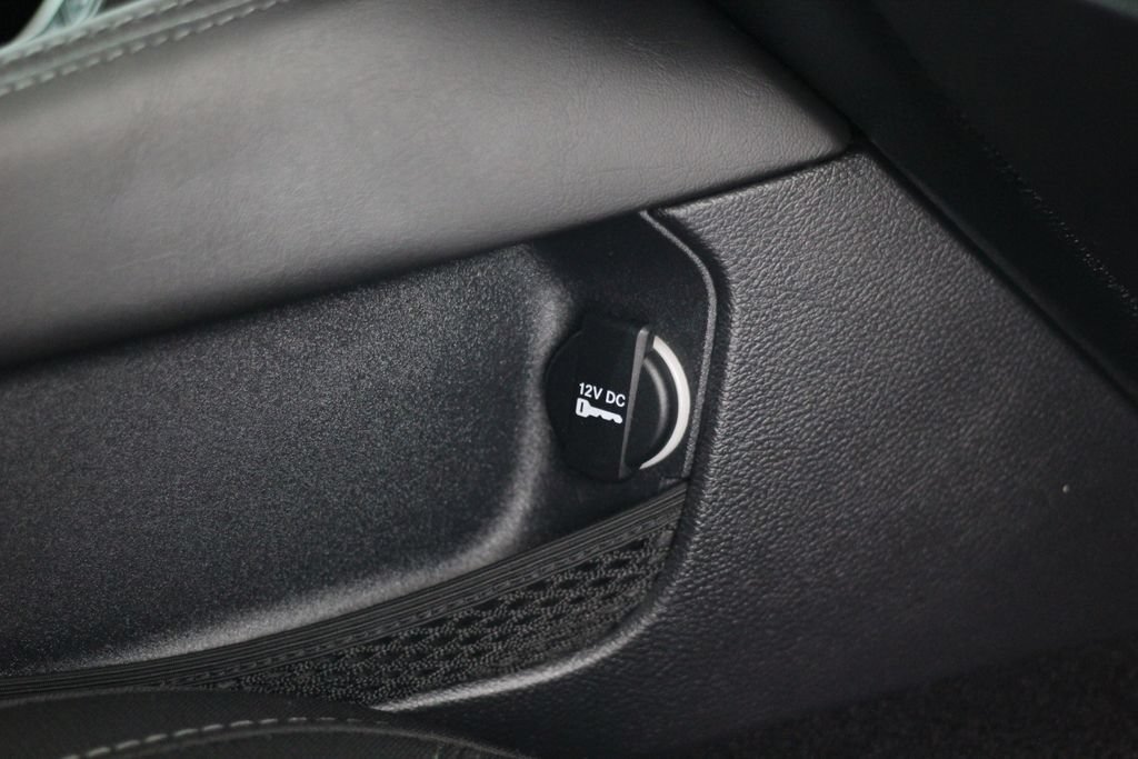 Used 2016 Dodge Challenger R/T w/ Driver Convenience Group RWD image 28