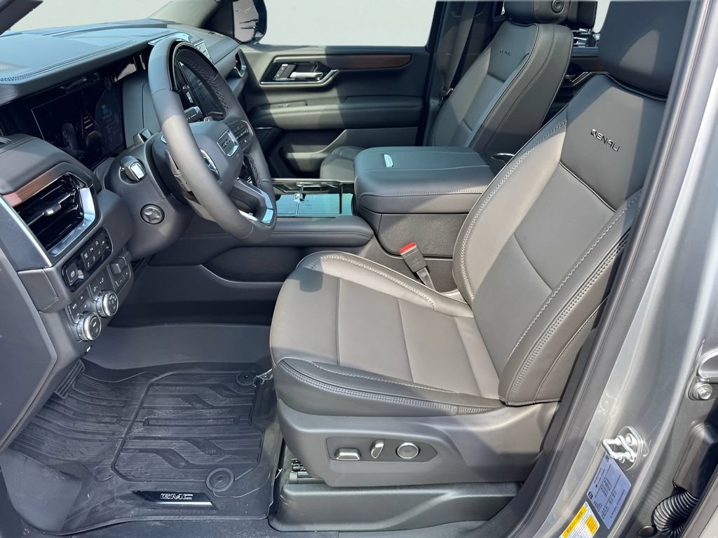 New 2026 GMC Yukon Denali w/ Denali Reserve Package AWD/4WD image 8