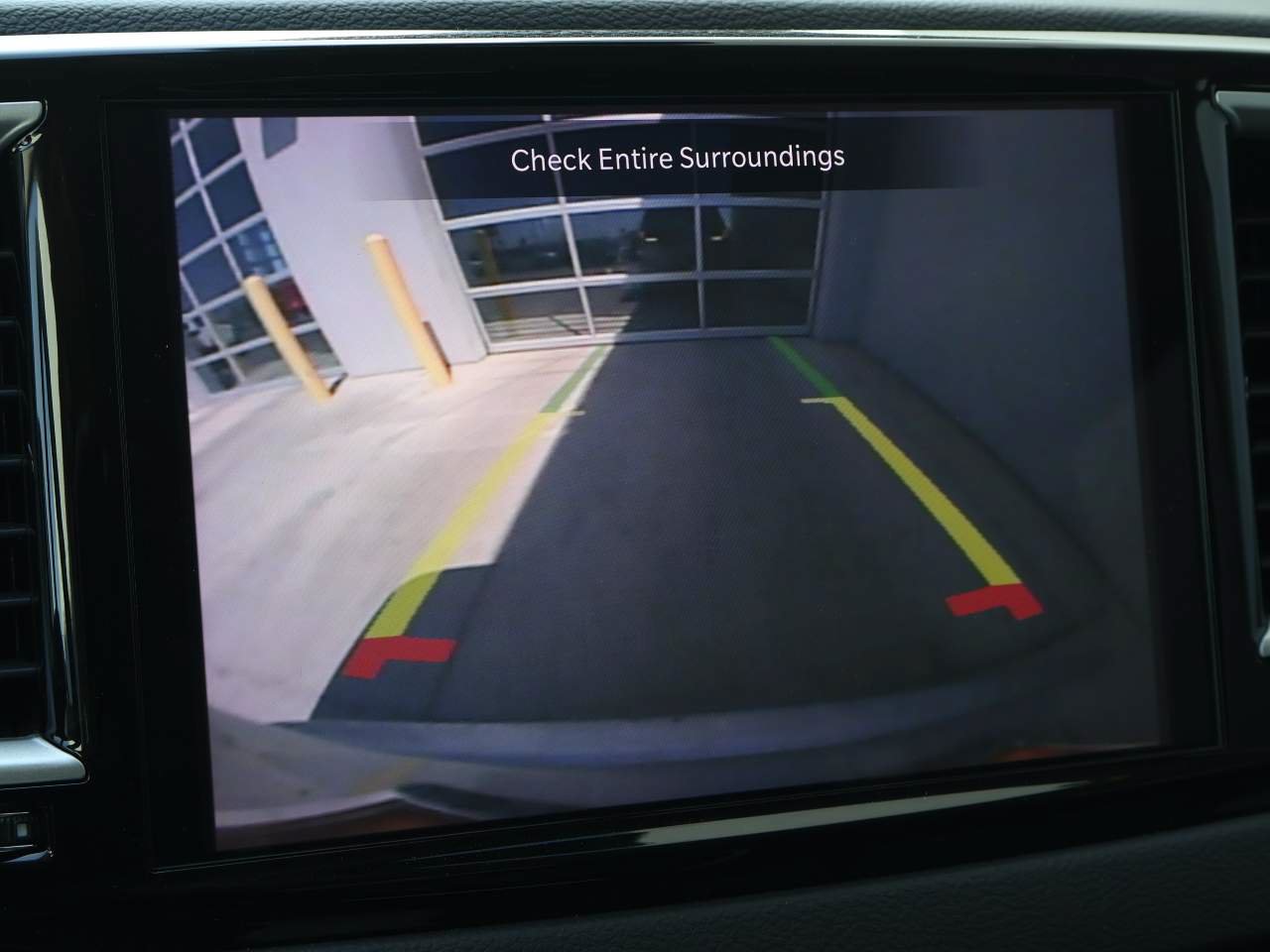 Certified 2024 Chrysler Pacifica Touring-L FWD image 19
