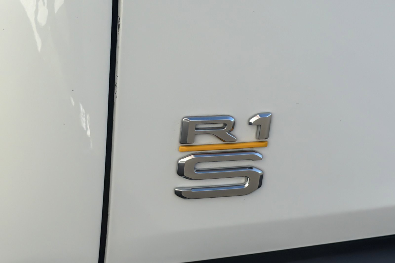 Used 2024 Rivian R1S Adventure image 27