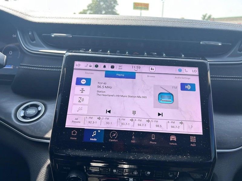 Used 2023 Jeep Grand Cherokee Limited w/ Luxury Tech Group II image 15