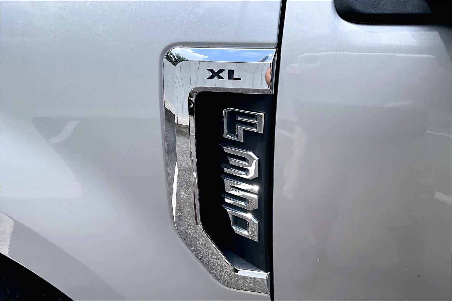 Used 2017 Ford F350 XL w/ Power Equipment Group RWD image 30