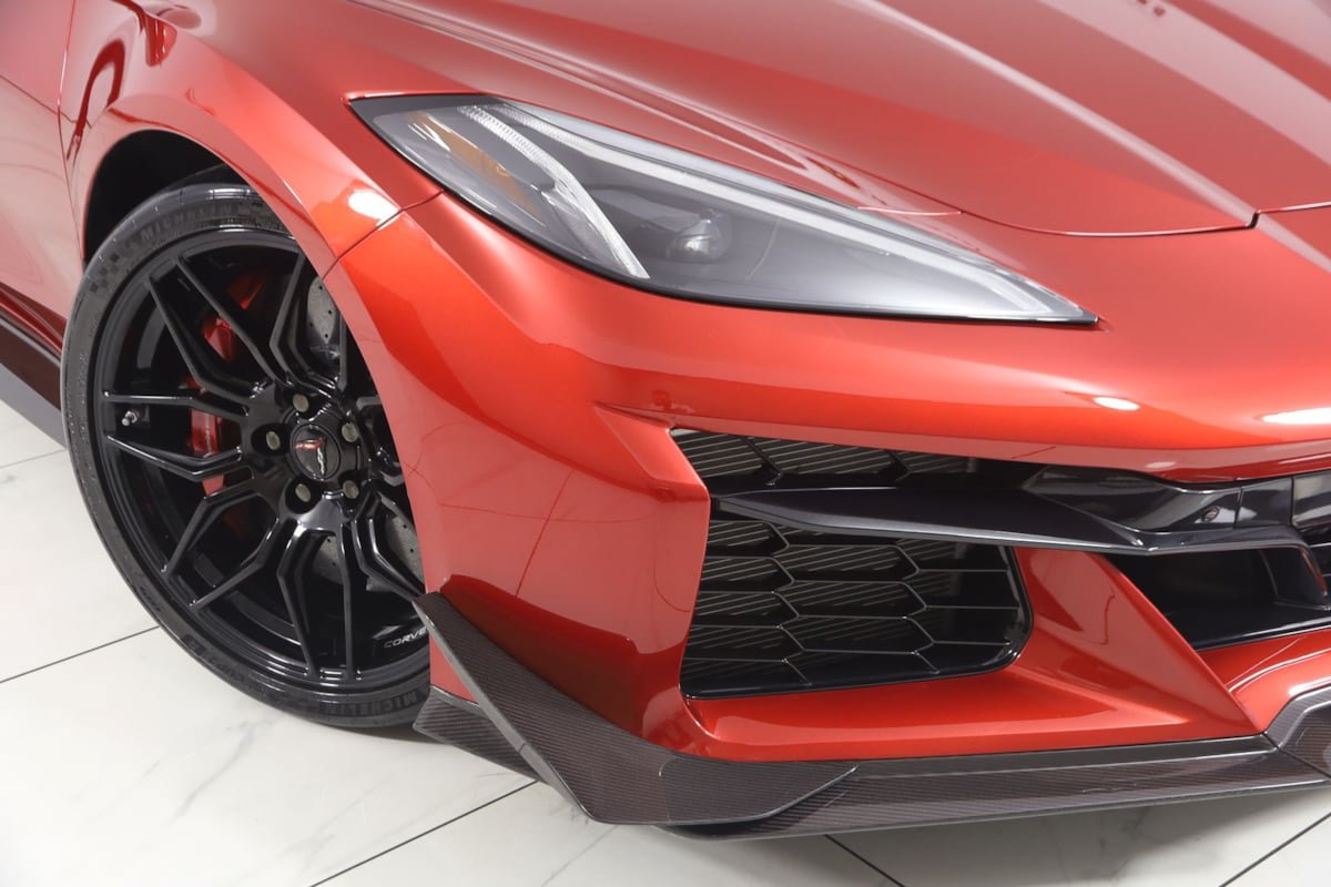 Used 2025 Chevrolet Corvette Z06 w/ Z07 Performance Package RWD image 25
