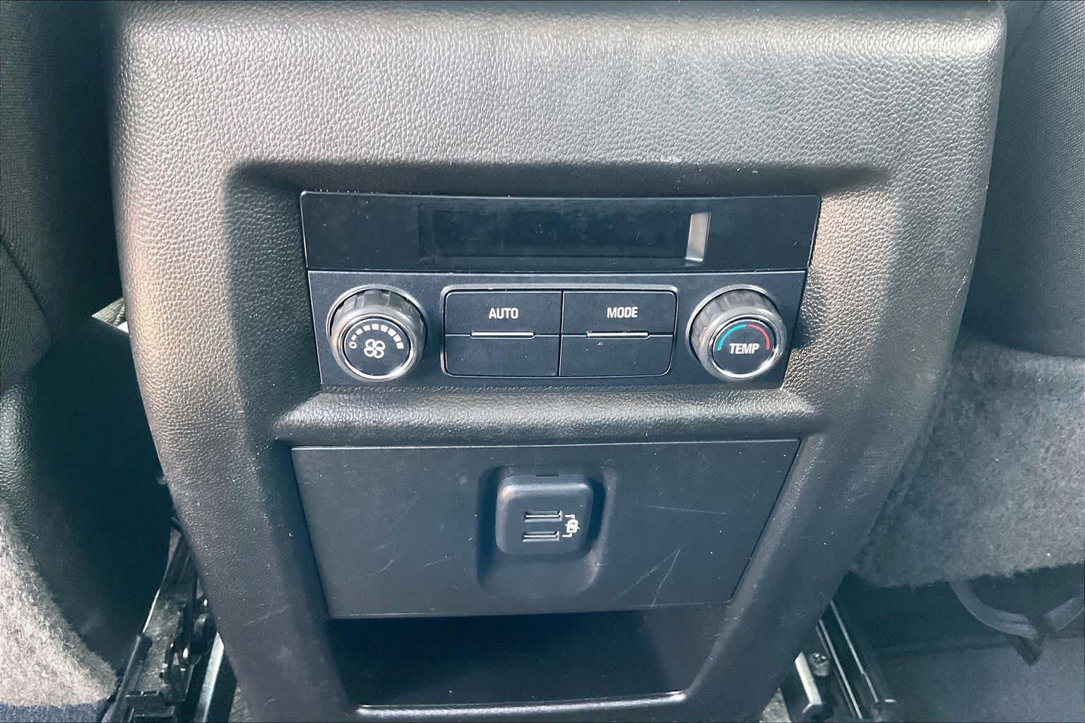 Used 2018 Chevrolet Traverse LT FWD image 27