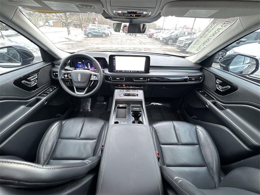 Used 2025 Lincoln Aviator AWD image 21