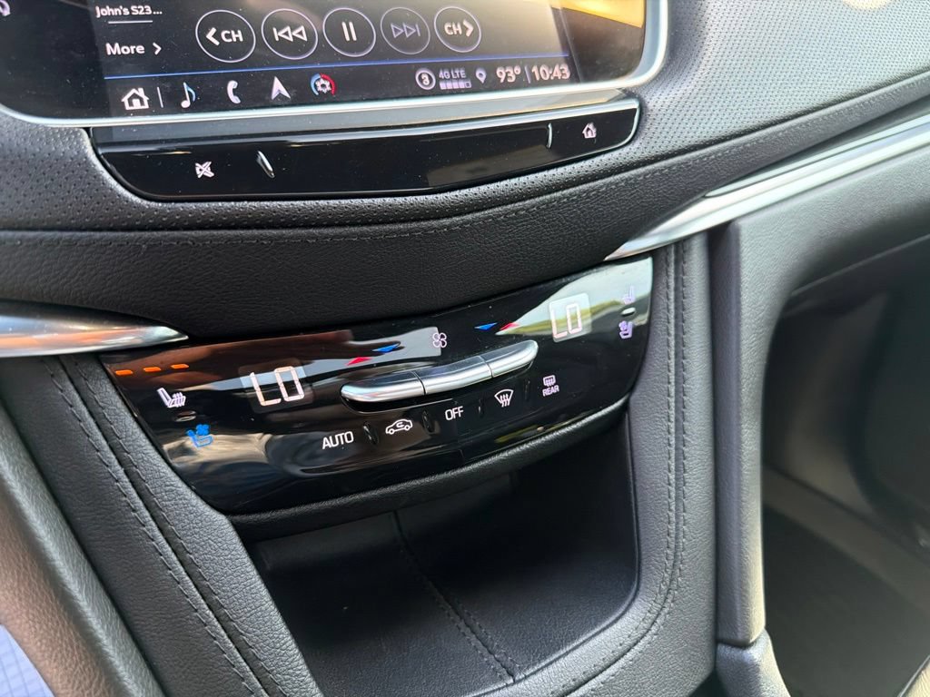 Used 2022 Cadillac XT5 Premium Luxury w/ Technology Package FWD image 31