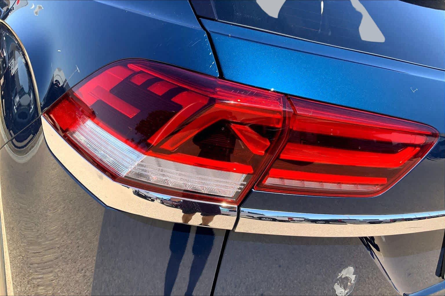 Used 2023 Volkswagen Atlas Cross Sport SE w/ Panoramic Sunroof Package FWD image 31