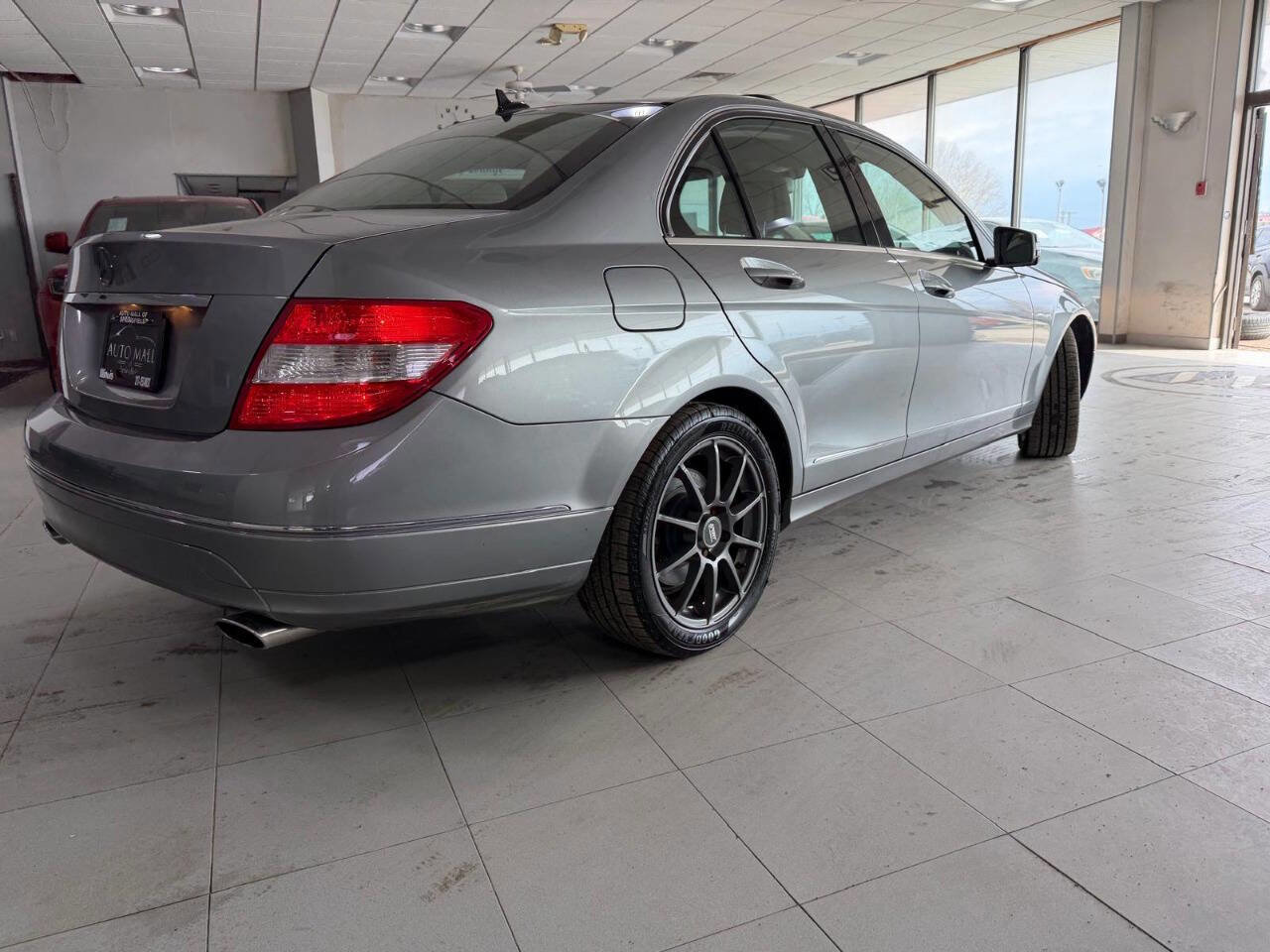 Used 2010 Mercedes-Benz C 300 Luxury image 10