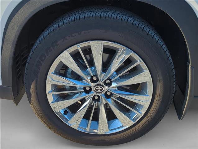 Used 2026 Toyota Grand Highlander Platinum image 9