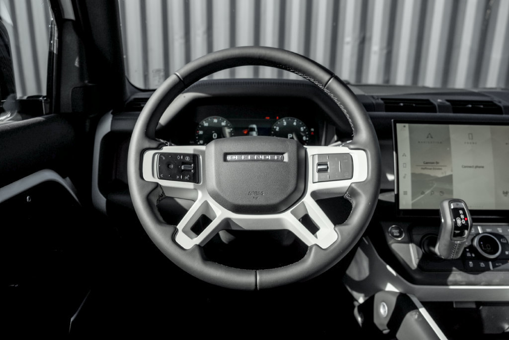 New 2026 Land Rover Defender 110 X-Dynamic SE AWD/4WD image 19