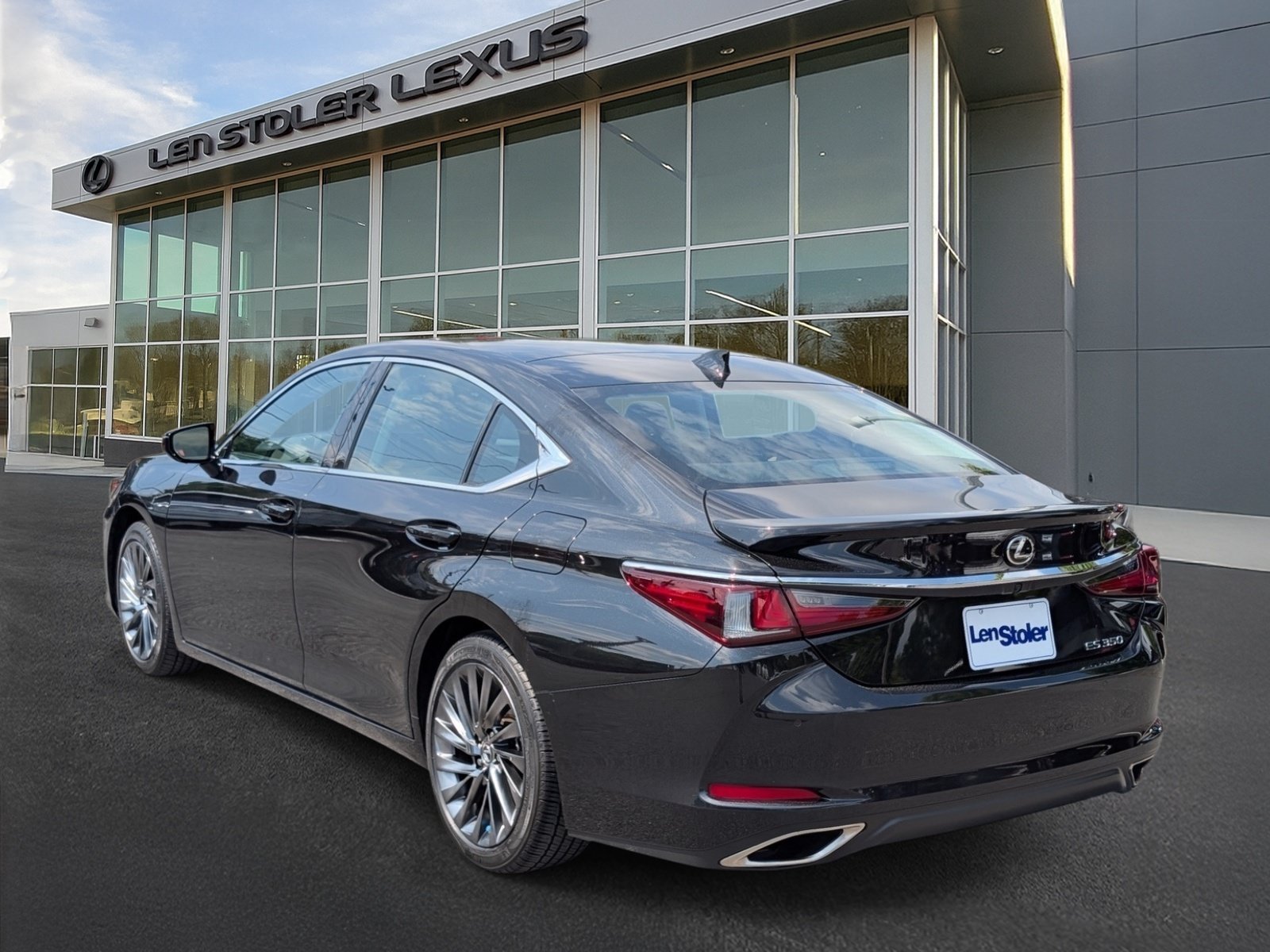 Certified 2024 Lexus ES 350 Ultra Luxury w/ Accessory Package (Z2) FWD image 5