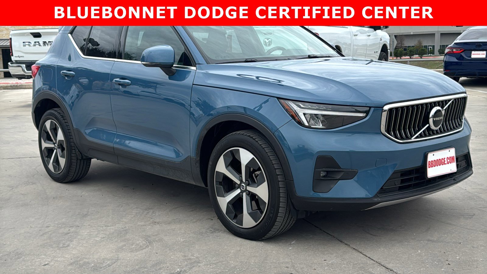 Used 2023 Volvo XC40 B5 Plus w/ Protection Package Premier image 3
