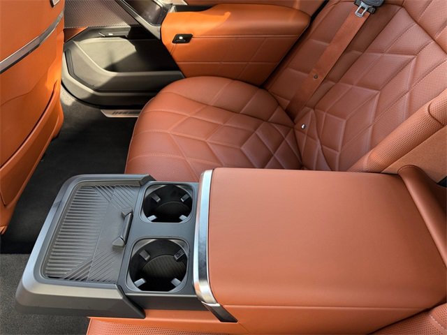 Certified 2026 BMW 750e xDrive 750e xDrive w/ Executive Package image 36