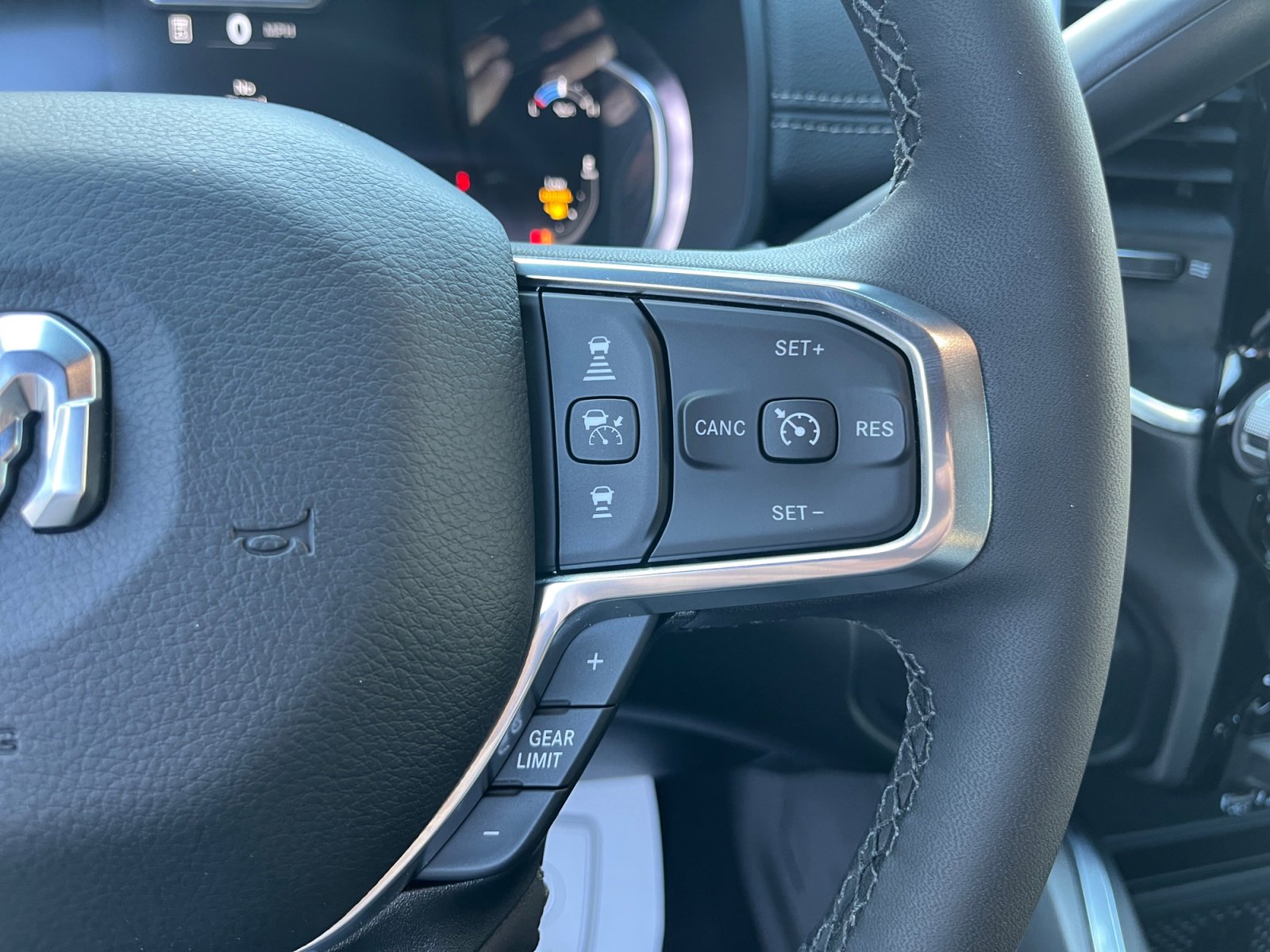 New 2025 RAM 2500 Laramie w/ Night Edition AWD/4WD image 18
