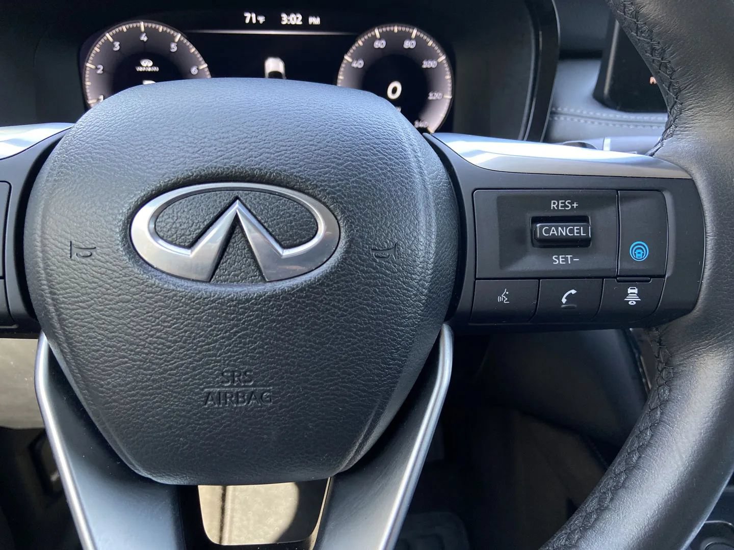 Used 2023 INFINITI QX60 Luxe AWD/4WD image 17