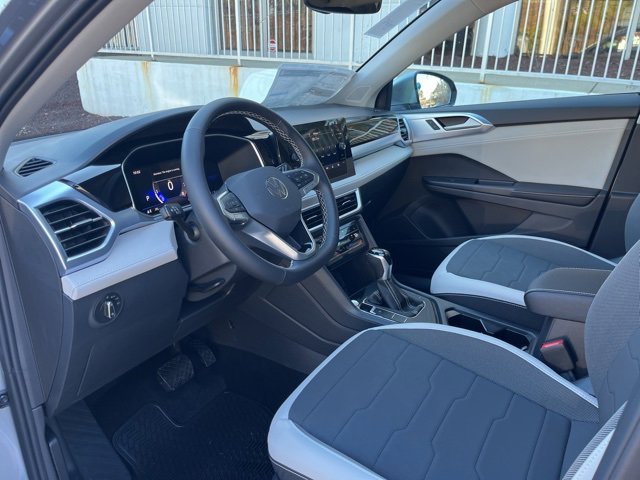 New 2026 Volkswagen Taos SE image 7