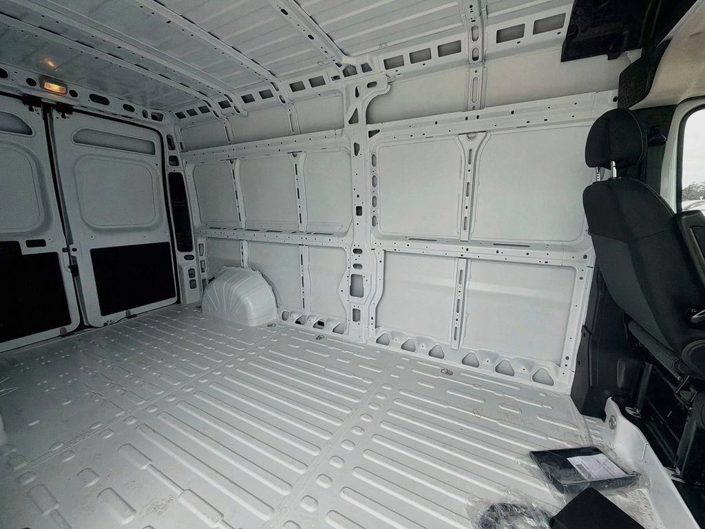 New 2026 RAM ProMaster 2500 w/ Cold Weather Group FWD image 32