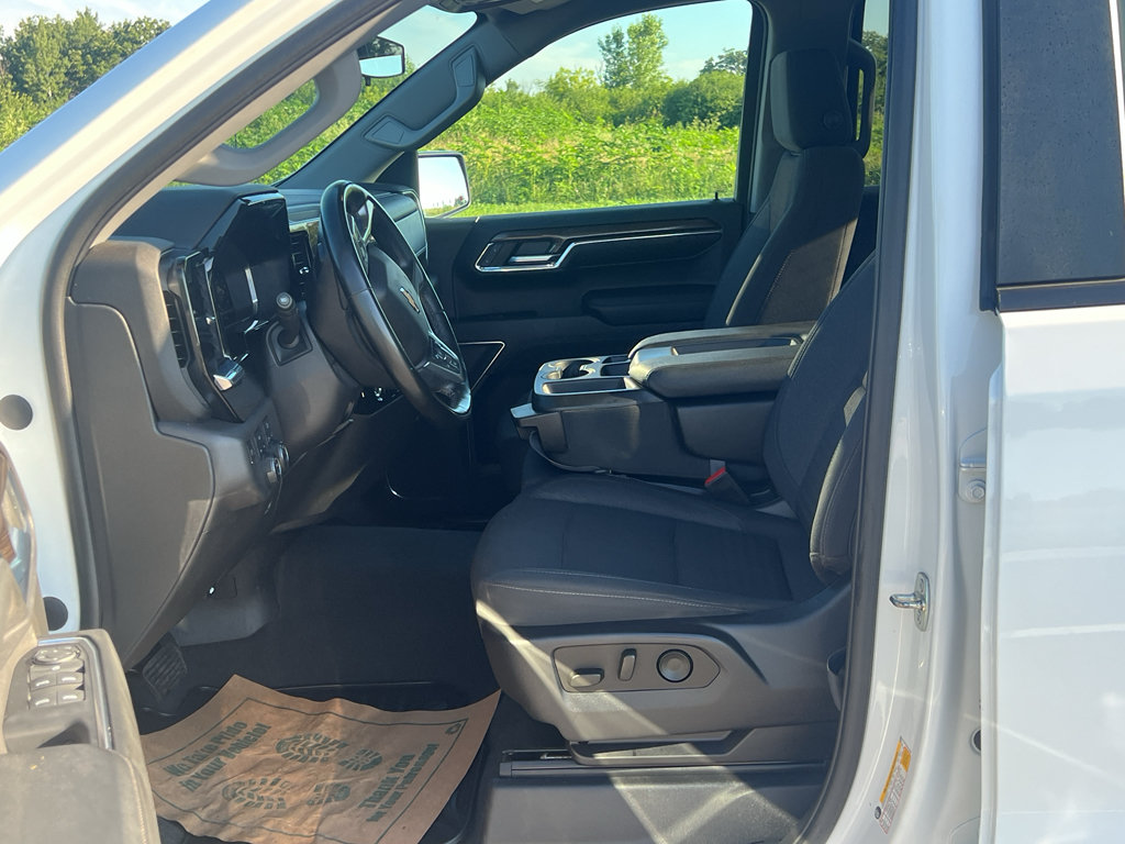 Used 2023 Chevrolet Silverado 1500 LT AWD/4WD image 13
