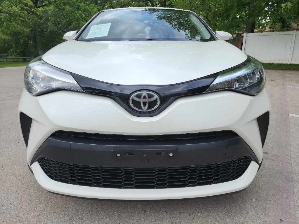 Used 2021 Toyota C-HR LE FWD image 2