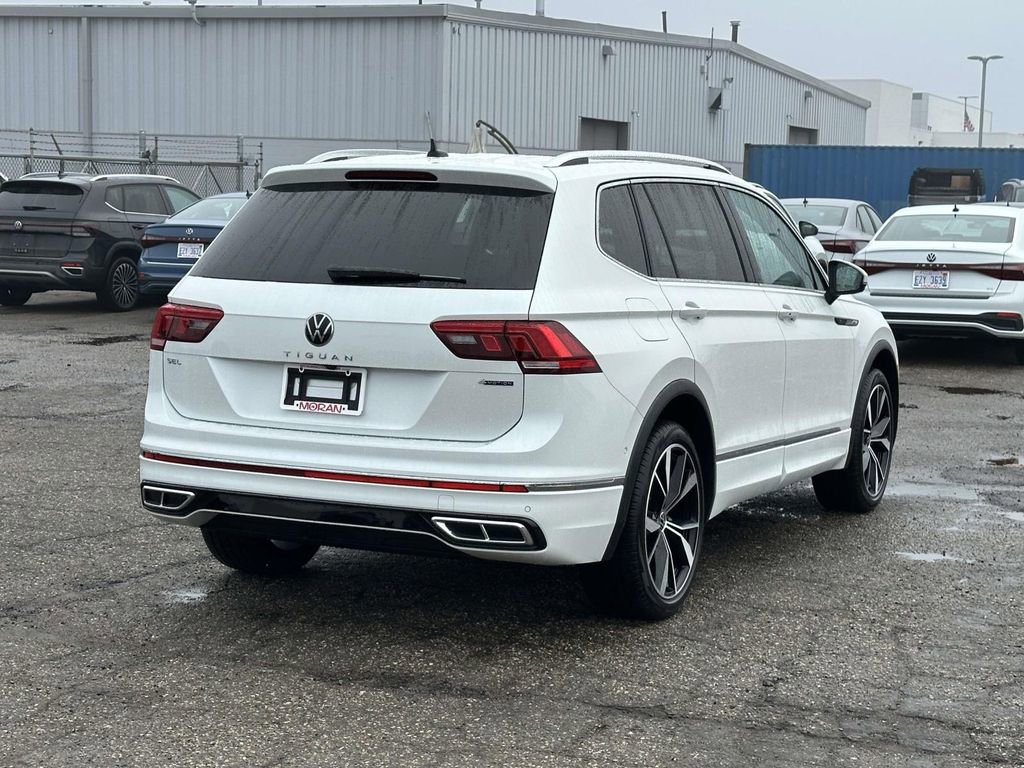 Certified 2023 Volkswagen Tiguan SEL R-Line image 3