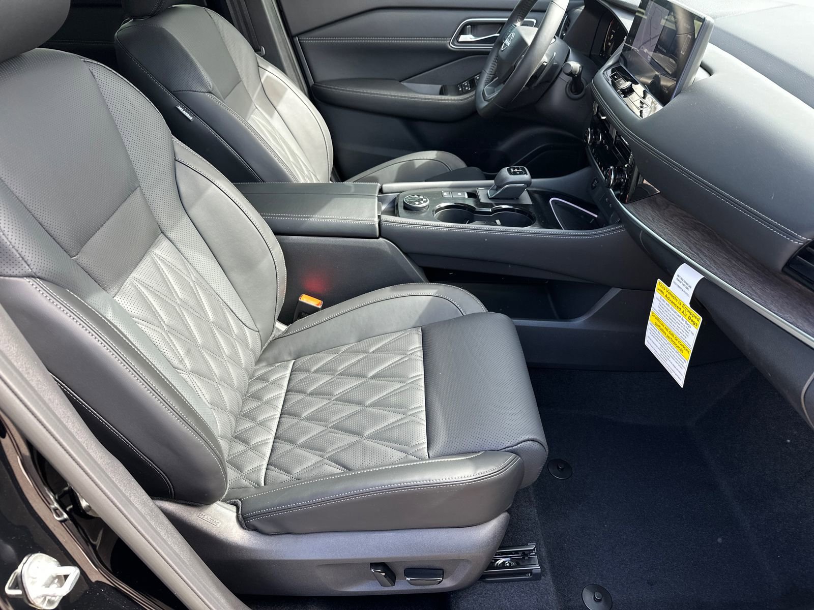 New 2026 Nissan Rogue Platinum w/ Platinum Premium Package image 11