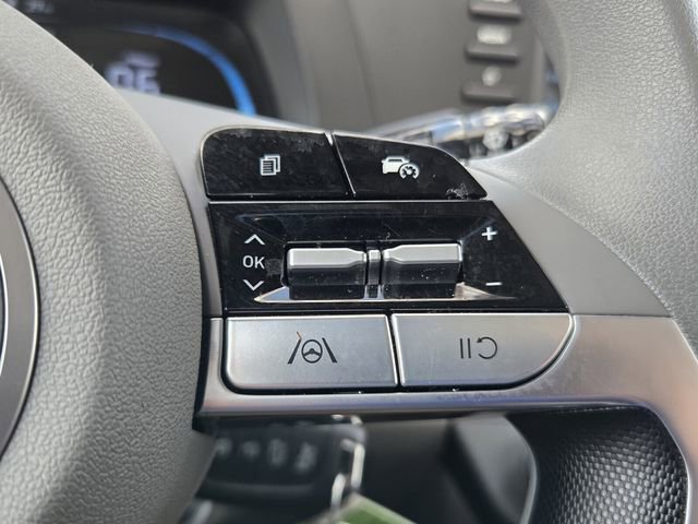Used 2025 Hyundai Elantra SE w/ Cargo Package FWD image 22