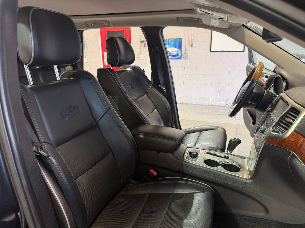 Used 2012 Jeep Grand Cherokee Overland AWD/4WD image 21