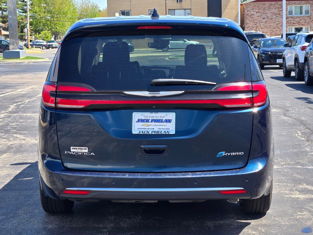 Used 2024 Chrysler Pacifica Limited FWD image 12