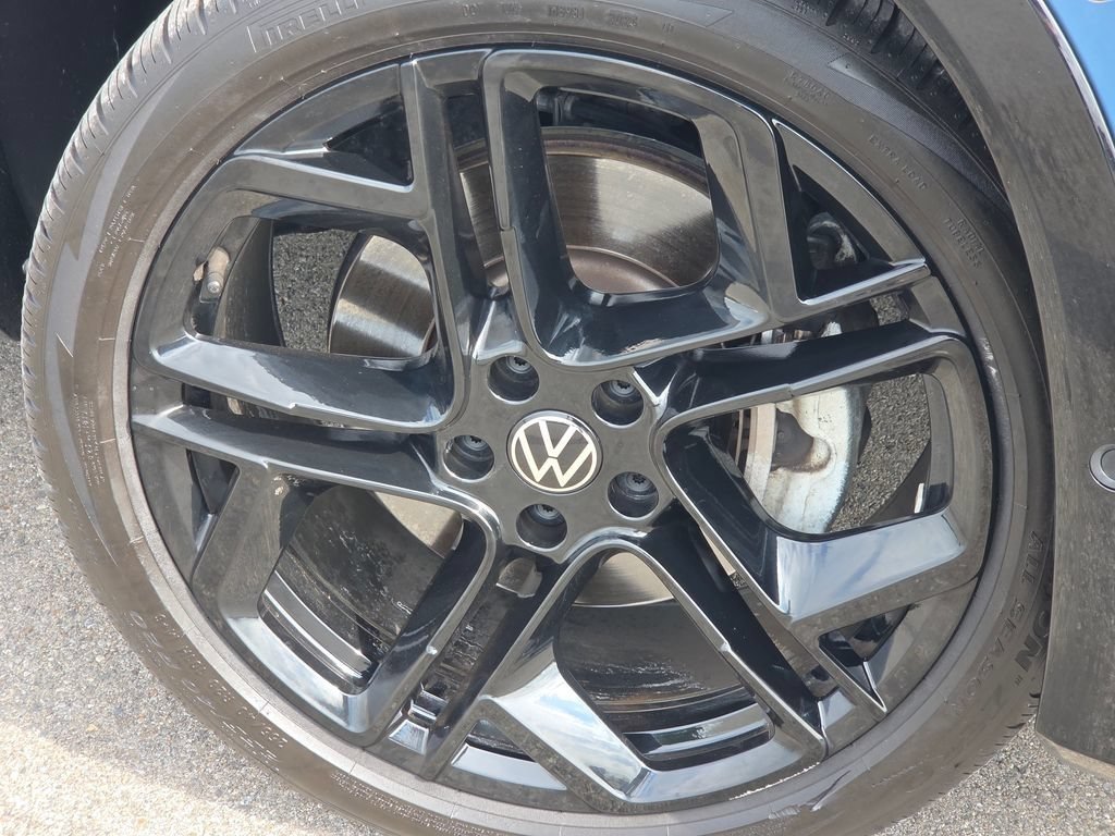 Used 2025 Volkswagen Tiguan SE R-Line AWD/4WD image 16