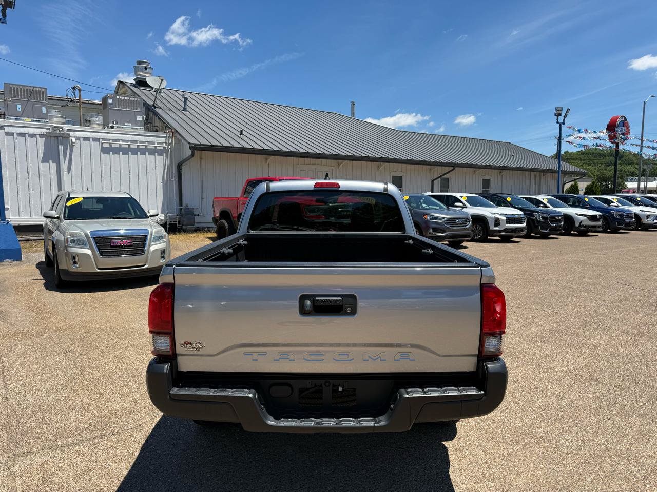 Used 2021 Toyota Tacoma SR RWD image 5