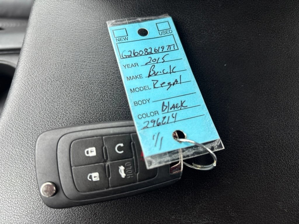 Used 2015 Buick Regal Premium w/ Experience Buick Package FWD image 31