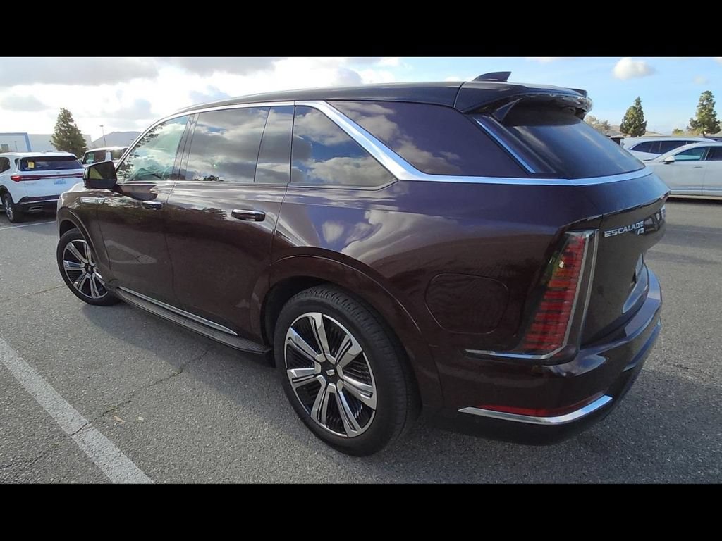 Used 2025 Cadillac Escalade IQ Luxury 2 AWD/4WD image 5
