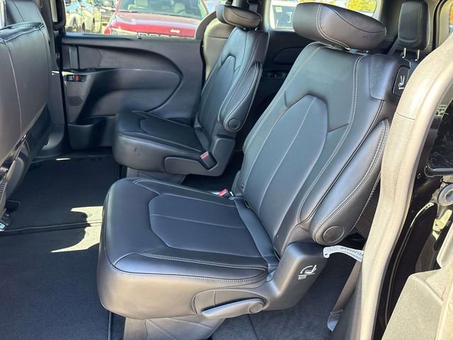 New 2026 Chrysler Pacifica Select image 10