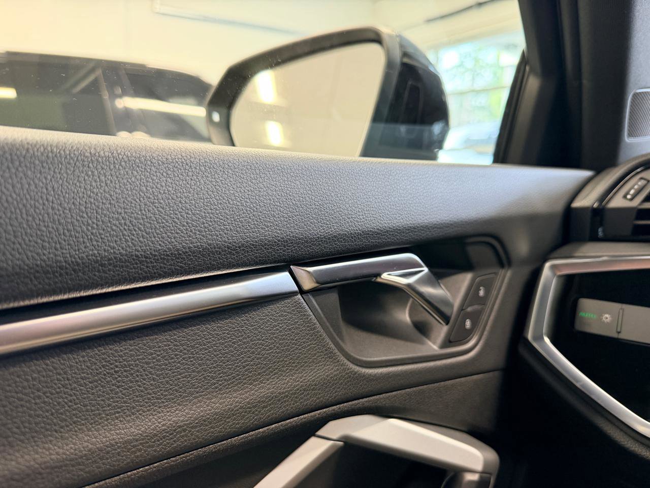 Used 2020 Audi Q3 2.0T Premium w/ Convenience Package image 38