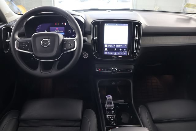 Used 2024 Volvo XC40 B5 Plus AWD/4WD image 2