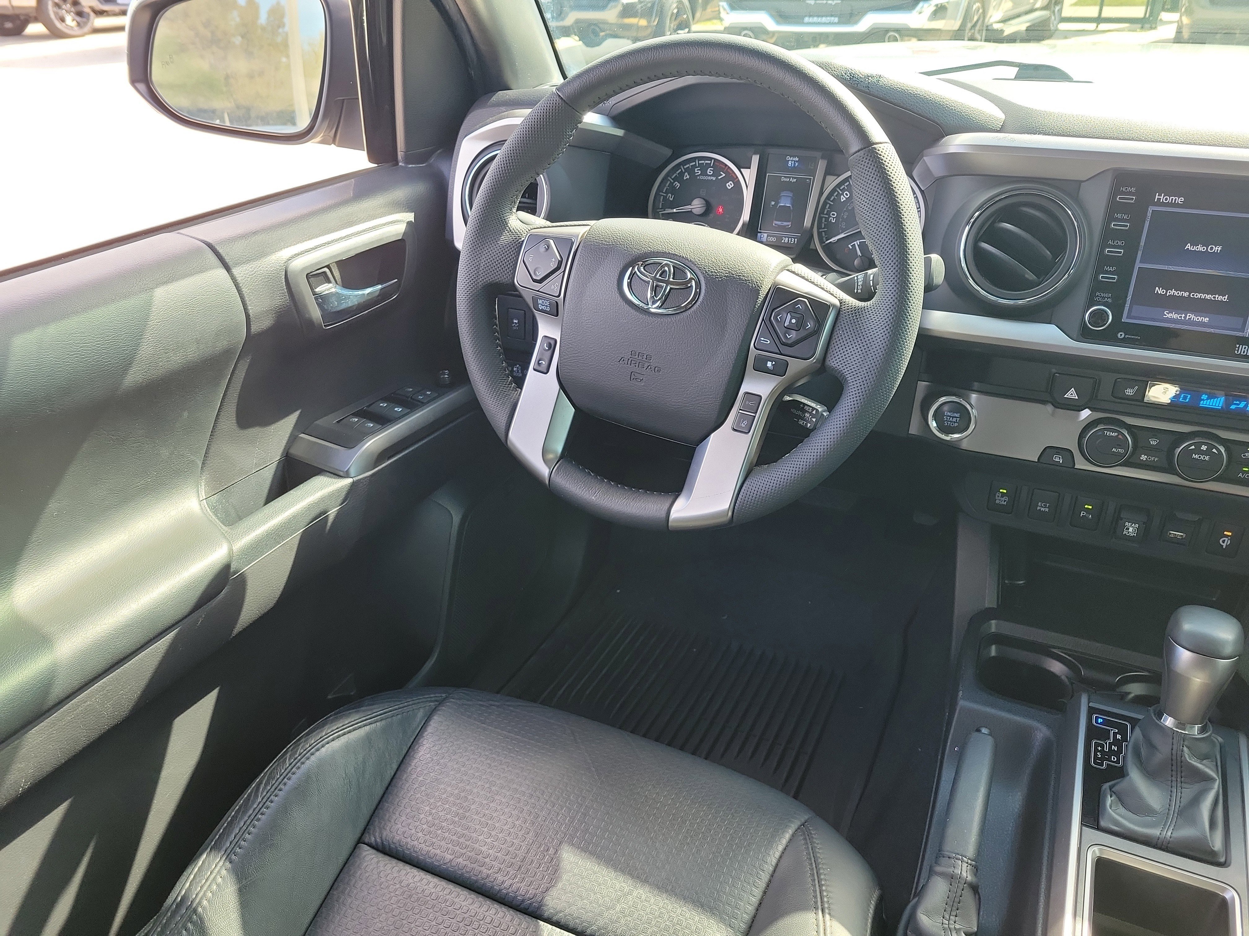 Used 2022 Toyota Tacoma Limited image 17