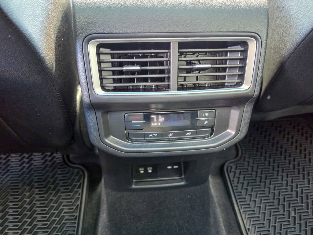 Certified 2025 Volkswagen Atlas SE w/ Panoramic Sunroof Package AWD/4WD image 18