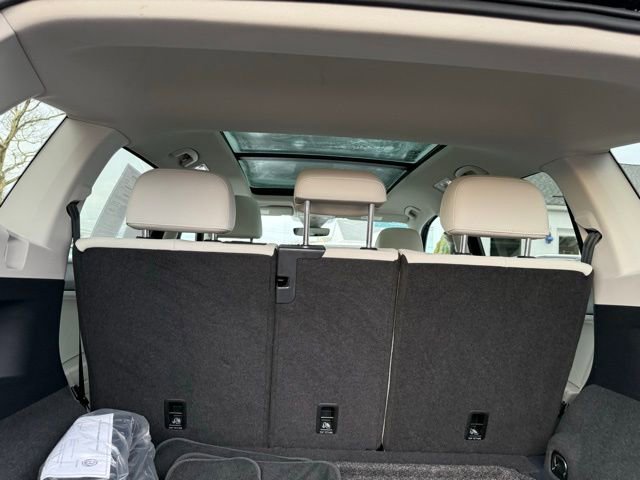 Certified 2023 Volkswagen Tiguan SE w/ Panoramic Sunroof Package image 10