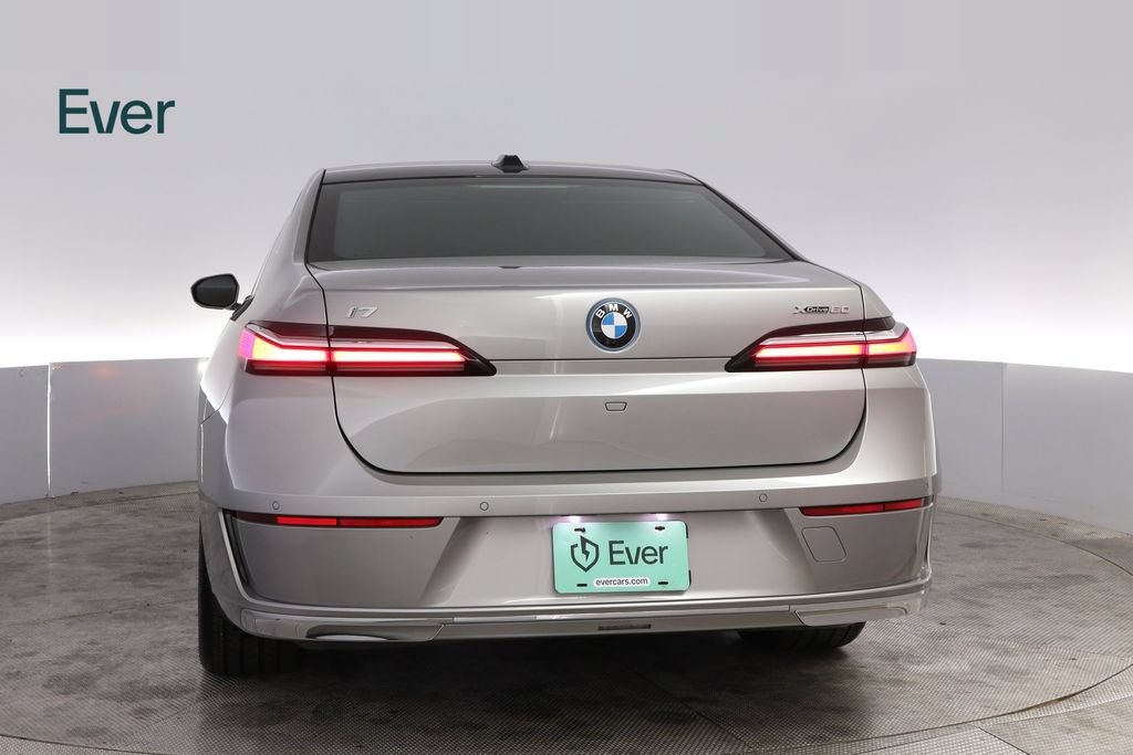 Used 2023 BMW i7 xDrive60 AWD/4WD image 15
