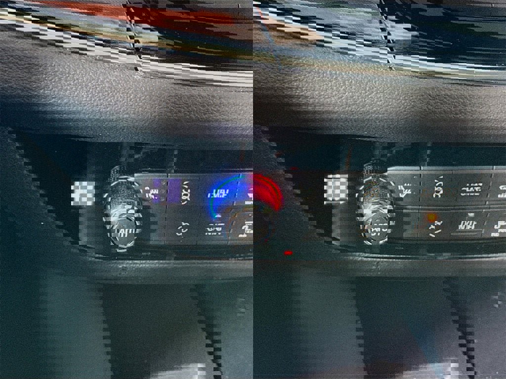 Certified 2023 Buick Enclave Essence w/ Experience Buick Package image 14